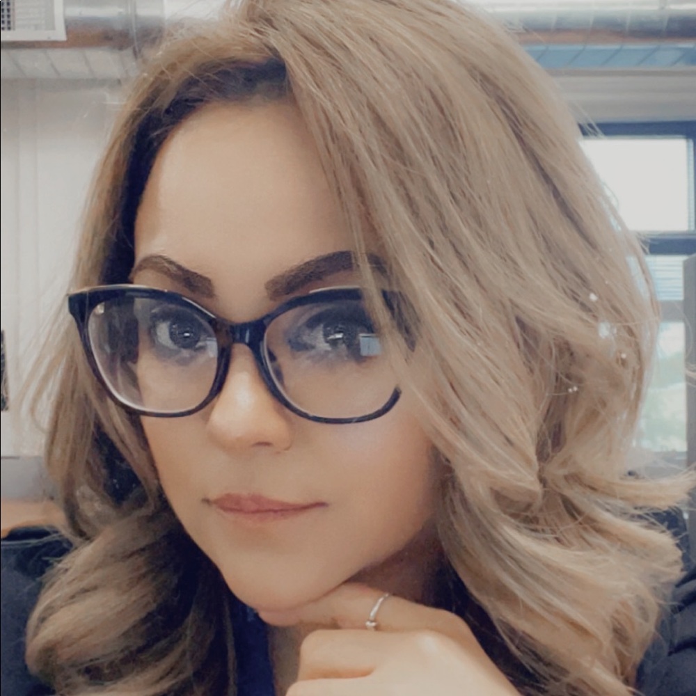 Meet your Posher, Alexandra